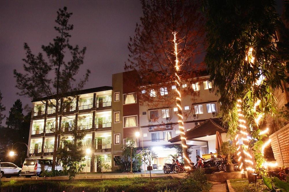Hotel Lotus Bandung Eksteriør bilde