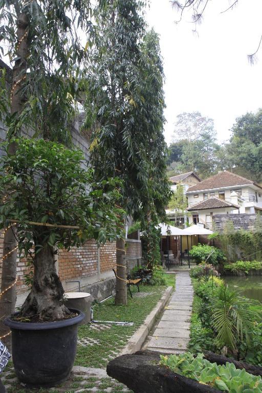 Hotel Lotus Bandung Eksteriør bilde