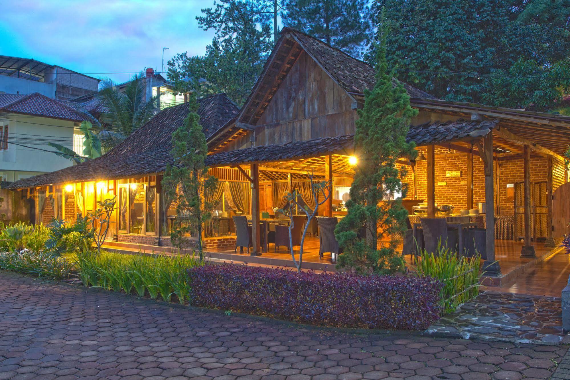 Hotel Lotus Bandung Eksteriør bilde