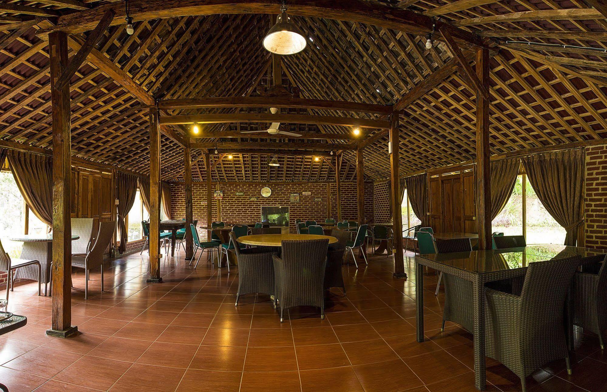 Hotel Lotus Bandung Eksteriør bilde