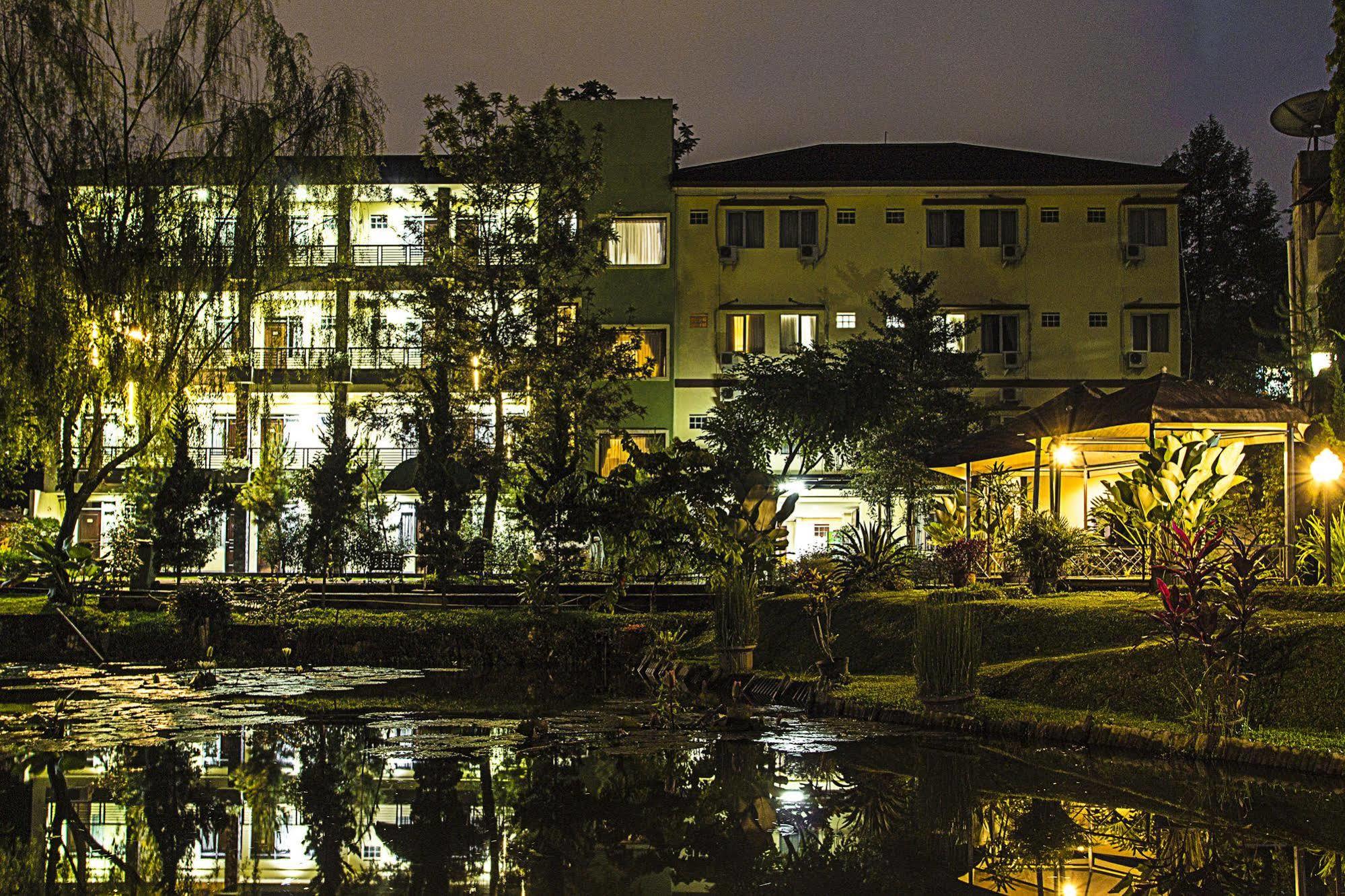 Hotel Lotus Bandung Eksteriør bilde
